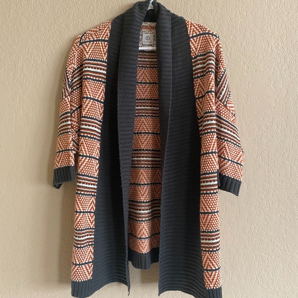 Evereve - Element Brand Sweater/Poncho - Picture 3 of 4
